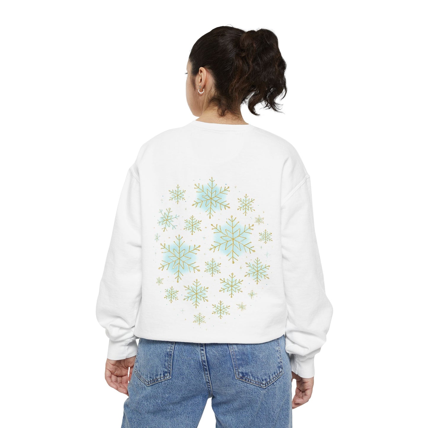 Snowy Vibes Sweatshirt